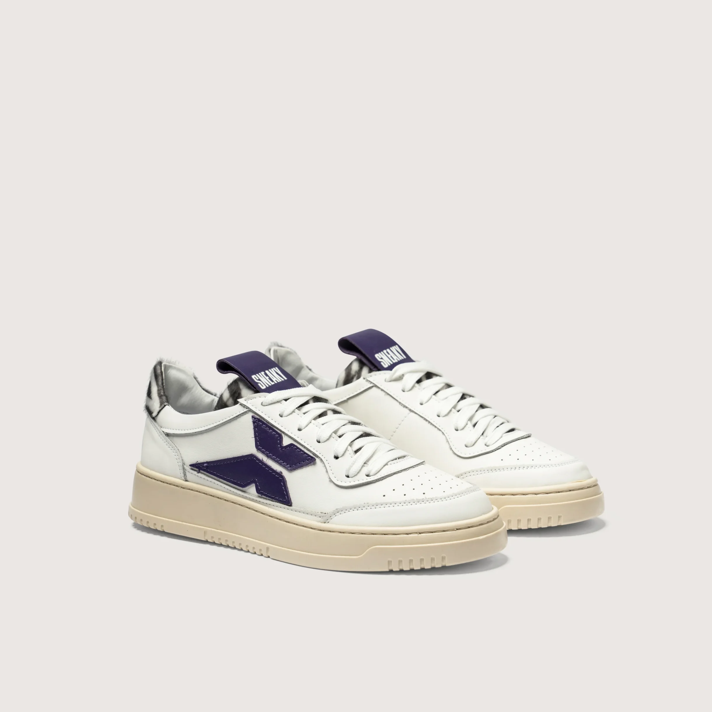 Sneaky one - White / Ultraviolet