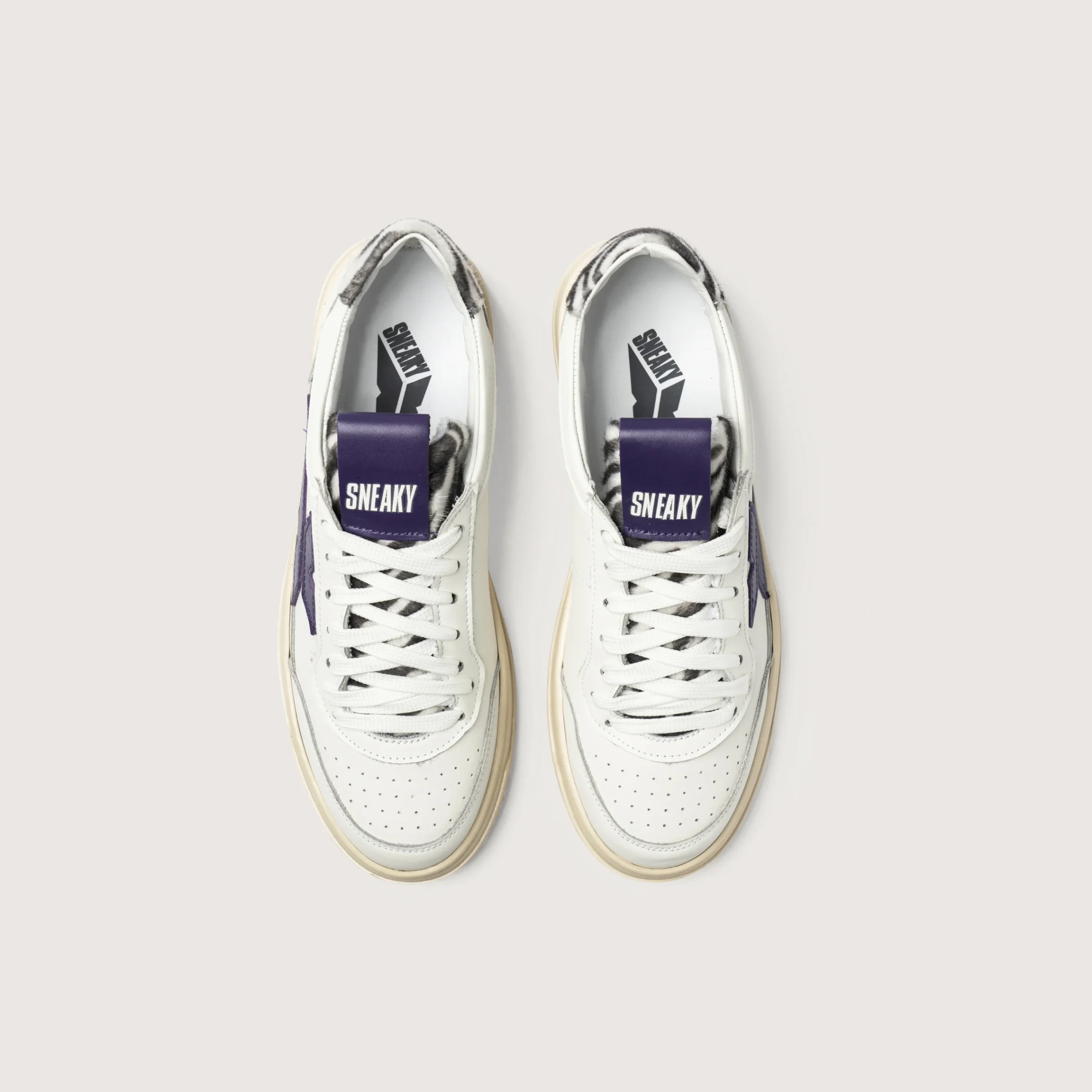 Sneaky one - White / Ultraviolet