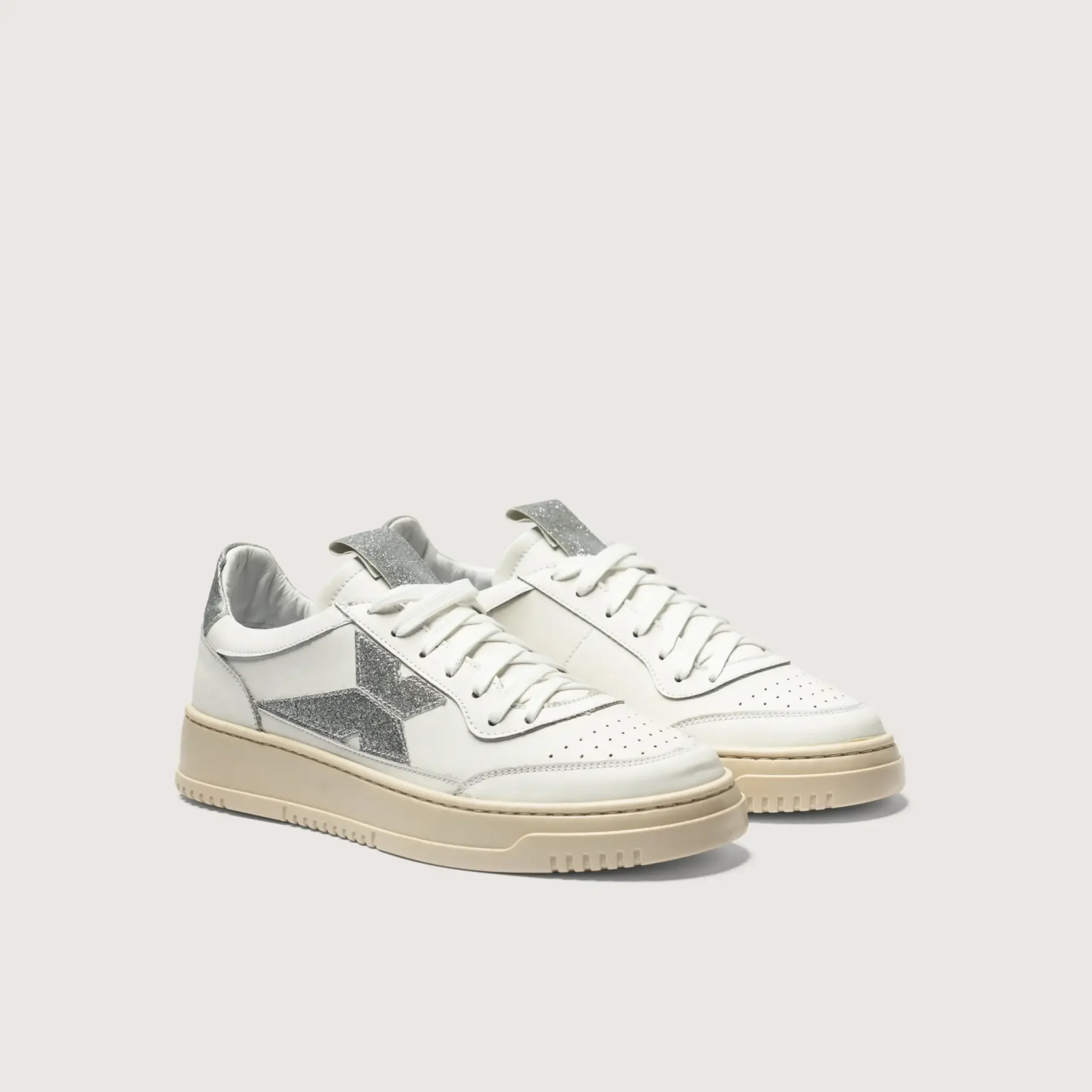 Sneaky one - White / Silver
