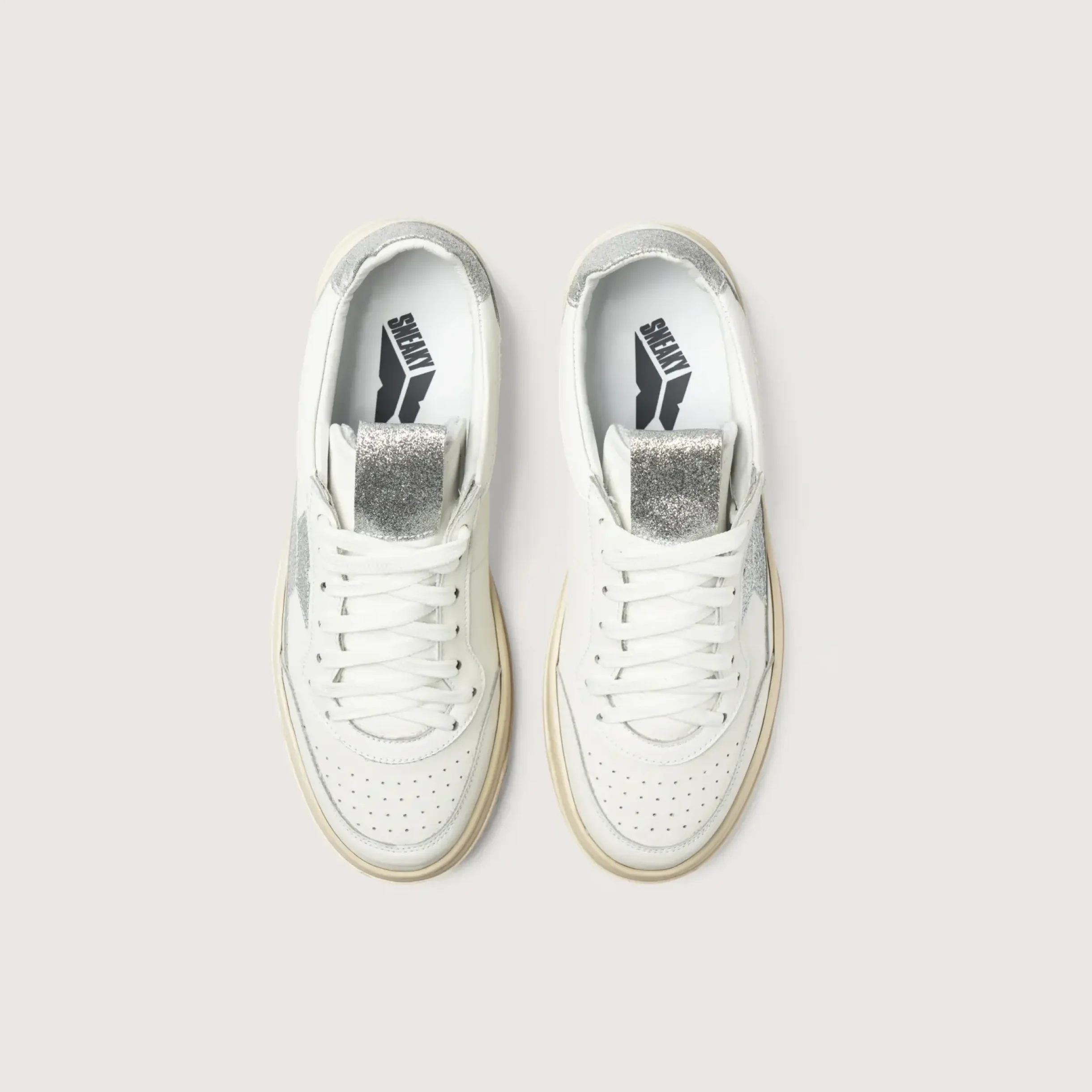 Sneaky one - White / Silver